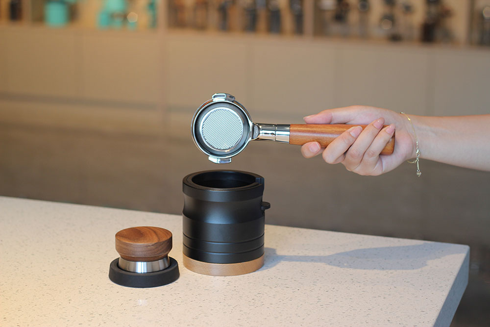 Two Ears Bottomless Portafilter — product information