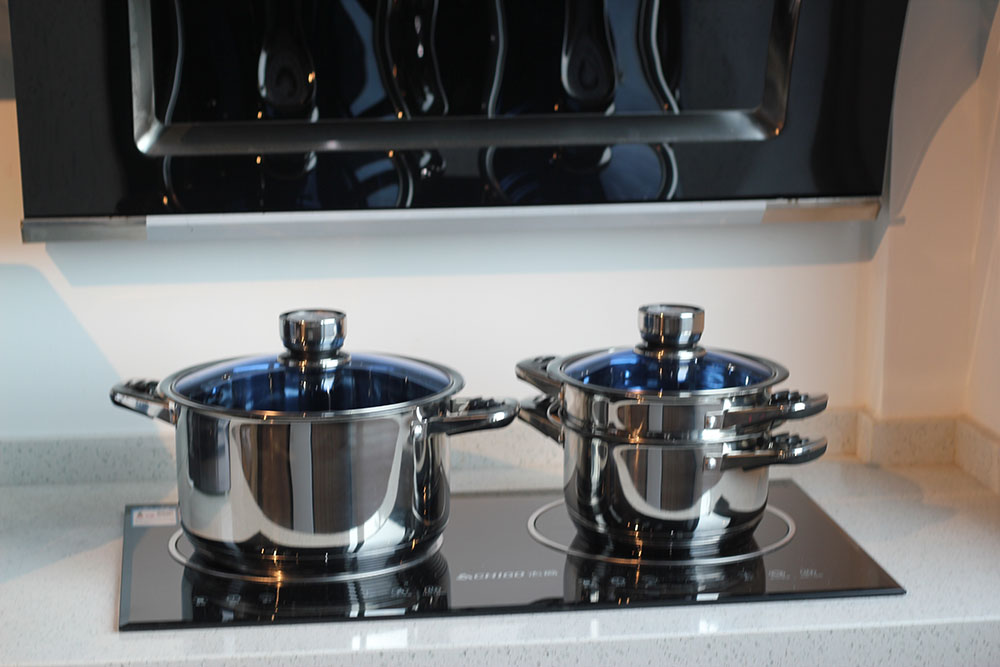 Stainless Steel Cookware Set With Blue Glass Lid — 5