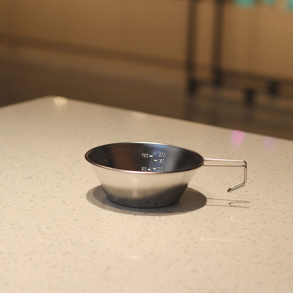 Metal Measuring Cup With Dual Scale — product information
